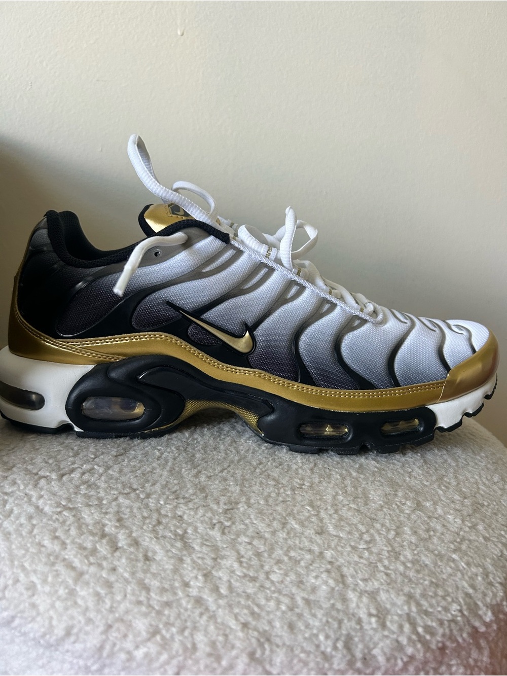 Nike Men’s Air Max Plus PRM Sneakers - White, Black & Gold Accent